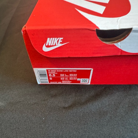 Nike Dunk Low Red size 6.5 women’s - Picture 10 of 11